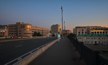 По Большому Устьинскому мосту / Москва, мосты