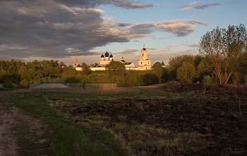 Весенний мотив / Окрестности Серпухова. Высоцкий монастырь. Весна 2023год.