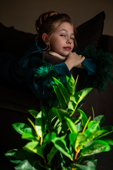 Поля / модель Полина Шутова
причёска Марина Быстрова
локация фотостудия «ФотоФабрика»