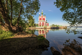 На берегах Трубежа и Плещеева озера. / Церковь сорока мучеников. Переславль-Залесский.
