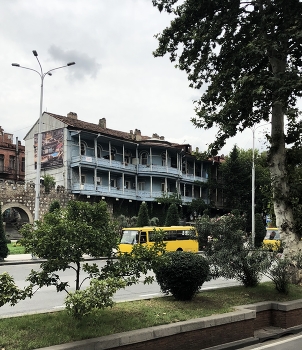 По улицам Тбилиси / ***