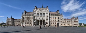 Здание Венгерского парламента (Оршагхаз) в Будапеште. / Венгрия