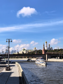 Москва. / ***
