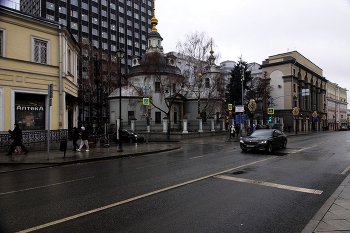 Маросейка / Улица Маросейка в Москве. Церковь Космы и Дамиана. Март 2025.