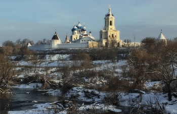 Декабрьский сюжет / Сюжет из Серпухова. Высоцкий монастырь, декабрь 2012 год.