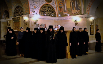 Храм Христа Спасителя (нижний Храм). / Всенощное бдение.
