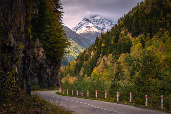 Autumn Racha Roads / Осенние краски на таинственных дорогах Рачи