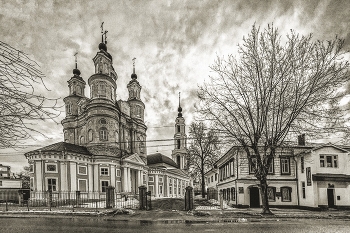 Калуга глазами москвича. / Храм св. мучеников и бессеребреников Косьмы и Дамиана