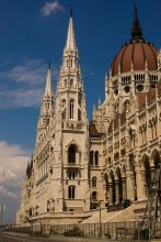 Венгерский парламент / &quot;Величественный символ независимости и единства венгерской нации гордо возвышается над Дунаем.

Здание Парламента - одно из крупнейших в мире правительственных резиденций и одновременно символ венгерского национального единства.&quot;