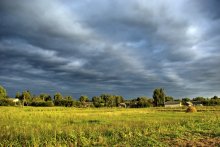 Перед грозой / Деревня перед грозой