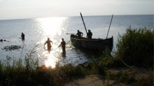 рыбная ловля на солнечном озеое / оз. Сасык. Украина, не далеко от границы с Румынией.