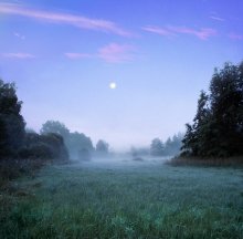 Лунное утро.... / Лужок для косьбы у реки Вилии ранним утром...