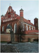 Памятник Адаму Мицкевичу в Вильнюсе. / Вильнюс. Красный костёл св. Анны.