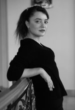 Таня / фойе театра