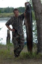 рыПка / странно что я до сих пор не похвастался, наверное " скромность украшает " это про меня )))))  кстати чтоб снять возникающие вопросы на предмет моего ника )

тех.данные : спиннинг G.LOOMIS 10-30, катушка DAIWA 2500, плетенка SPIDER 0.22 мм, воблер RAPALA