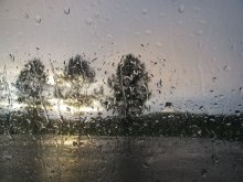 Дождь / Когда за окошком дождь и солнце))