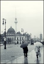 О дожде в Берлине... / вниз по Унтер-ден-Линден