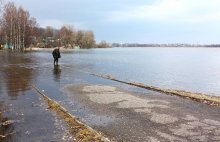 Час для баржаў / Выхад р. Вяллі з берагоў