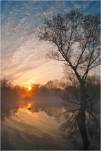 Восход над туманной рекой / Раннее утро апреля