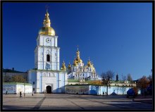 Киев. Михайловский златоверхий монастырь. / Утро. Киев. Михайловский златоверхий монастырь.