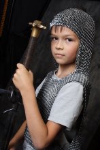 Юный рыцарь / моему сыну понравилось быть в роли рыцаря...