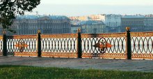 Рассветная позолота. / Решётка абсолютно чёрная.