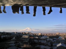 утро в Ереване / на заднем плане г. Арарат
