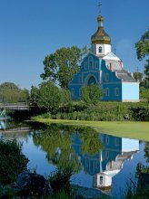 У стен монастыря. / с.Городок Ровенского р-на, Украина