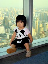 Куколка / Снимок сделан в г.Бангкок (Тайланд) на самом высоком здании отеля &quot;Baiyoke Sky&quot; в ноябре 2009 года.