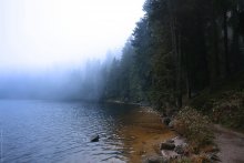 Тропа#2 / Mummelsee. Schwarzwald (Germany)
Озеро расположенное на высоте 1.036 метров. Название порисходит от старинного немецкого слова &quot;die Mumme&quot; - нимфа. Озеро с древности окутано мистическим ореолом и до сих пор поговаривают, что оно наполнено нимфами и русалками.