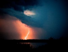 Lightning / &quot; давненько я не заходил, вчера поимал, сорри за качество, нужно еще немного потренироватся чтобы выжать максимум из своего D40, и как свегда небыло штатива ссобой пришлось снимать подручныйми средствами.