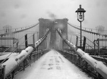 Бруклинский мост во время снегопада-1 / ***