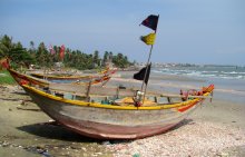 Скоро в море / Снимок сделан в июне 2009 года в Муйне (Вьетнам). Рыбацкие лодки ожидают свой очередной выход в Южно-китайское море.