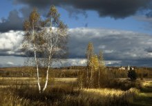 Вид на Успенскую церковь / Осень. Конец октября