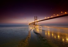 Walking Away / мост-( Vasco da Gama) Portugal