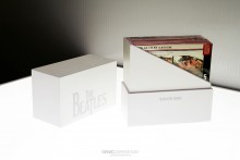 боксет &quot;одной малоизвестной группы&quot; / Боксет &quot;The Beatles. White Box&quot;. 
Дизайн коробки и фотоснимок - авторские.
Изготовление коробки - Сергей Коробов.