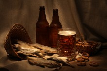 Пиво с рыбкой / Натюрморт с кружечкой пива и воблой