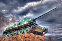 Герой войны / Средний советский танк Т-34-85