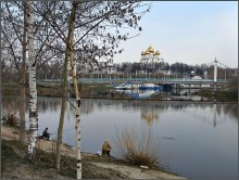 На весенней рыбалке. / В центре города Ярославля.