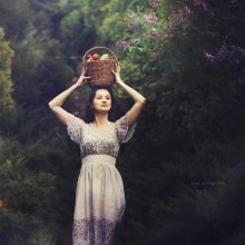 Девушка в саду / http://soul-portrait.com/