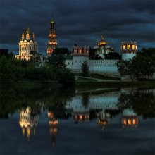 отражения / Новодевичий монастырь. Москва