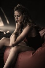 КЭТ / задумалась