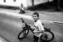 Мальчик с велосипедом / Ввожу комментарий