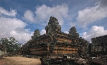 храм Ангкора №2 / человека оставил для маштаба