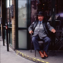 мужчина в рыжих ботинках / лондон, 2011