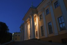вечер в парке / вечерний вид дворца  Румянцевых-Паскевичей Гомель
