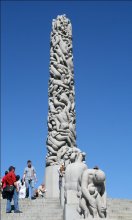 Гимн гения / [img]http://rasfokus.ru/upload/comments/e7926b3b62f1888fef43f33fce3adf03.jpg[/img]В парке Фрогнер разместился удивительный мир скульптур, созданных известным норвежским скульптором Густавом Вигеланном. Центральным в этом музее под открытым небом является монолитная колонна, которая стала и одной из наиболее известных достопримечательностей Осло.