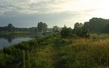 Утречком / Сидел на рыбалке, клёва не было. Решил запечатлеть шлюз