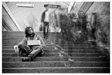 subway beggar / фото из серии о &quot;история евро-попрошайки&quot;