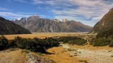 Горный пейзаж Новой Зеландии / Снимок сделан в апреле 2011 года на Южном острове Новой Зеландии.